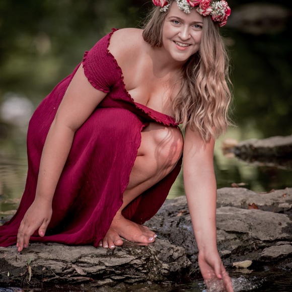 Off the Shoulder Maxi-dress - Picture 3 of 3